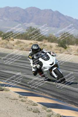 media/Dec-04-2025-Racers Edge (Thu) [[5ebc9f124d]]/3-B Group/3-Session 2 (Turn 7 Inside)/